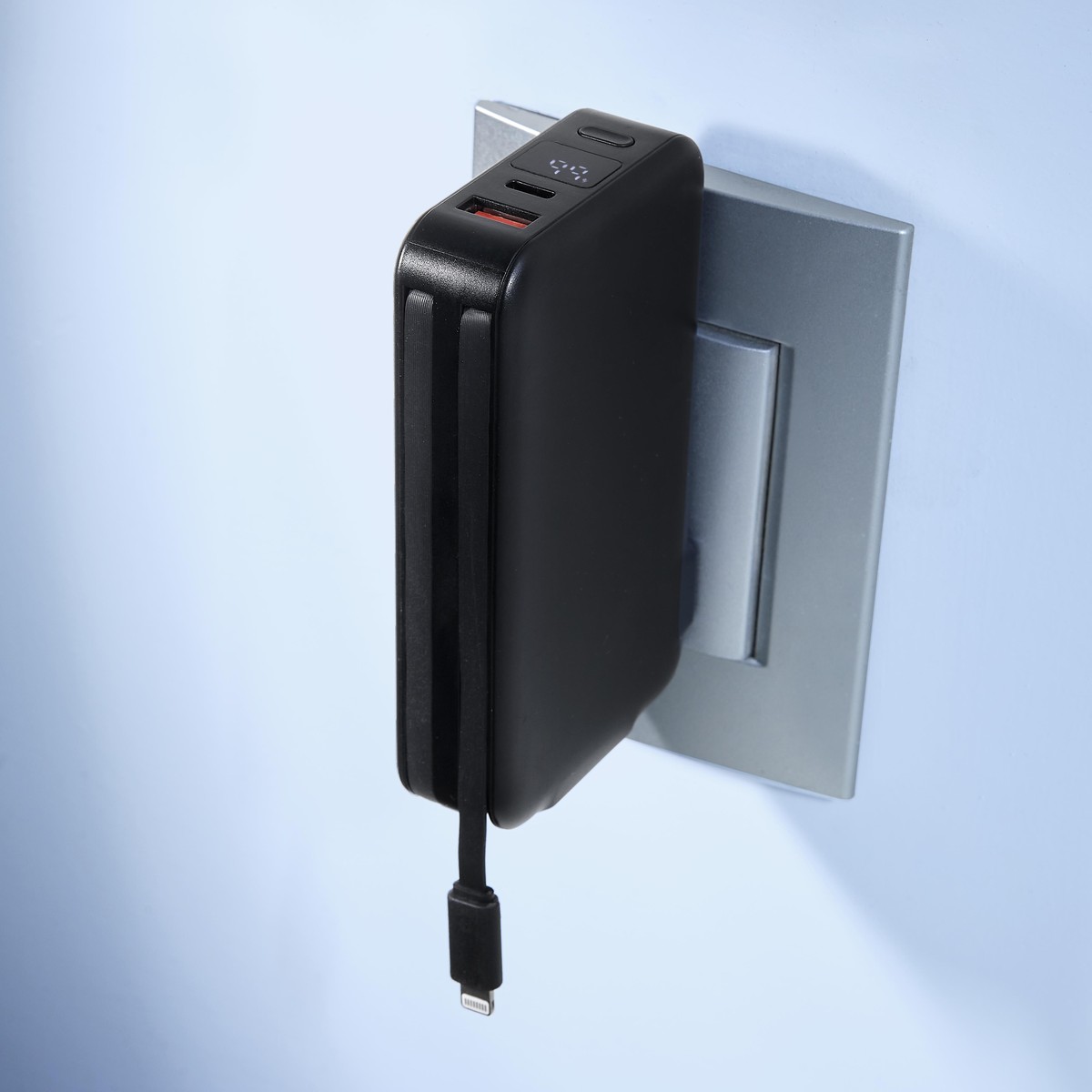 Cable Lightning de 8 pines integrado en POWER BANK GILBERT