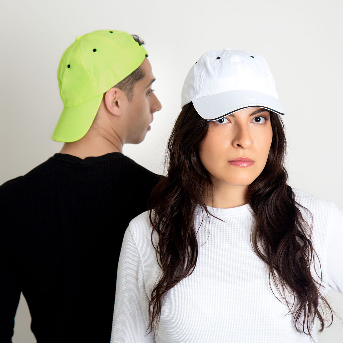 Broche posterior de velcro ajustable en GORRA DRY