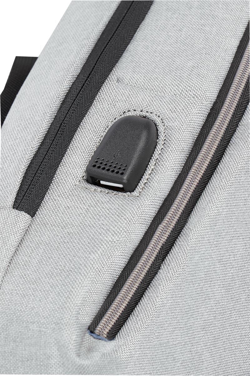Salida USB de la MOCHILA SISAK para batería portátil externa