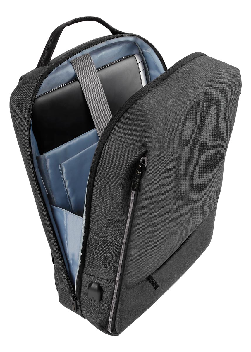 Espacio interior para laptop de 14 pulgadas en SISAK