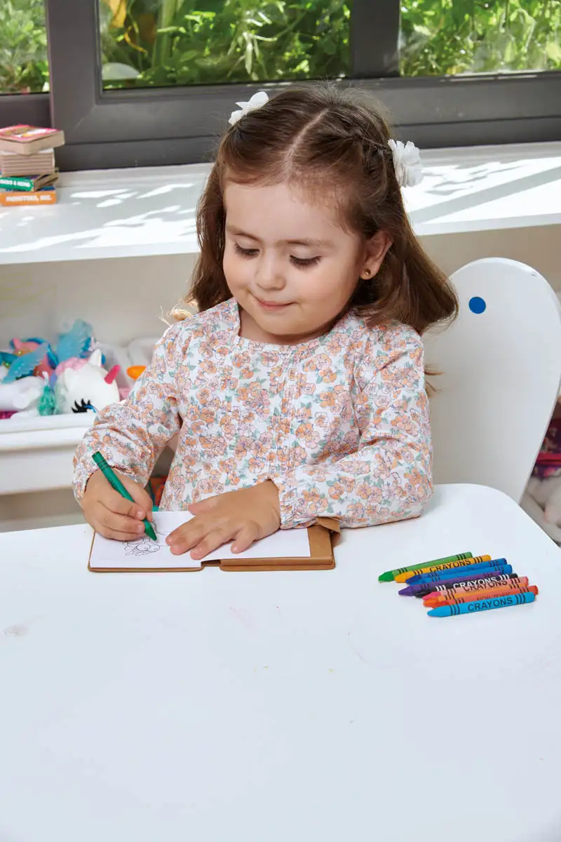 3. Libreta para colorear con dibujos de animales.