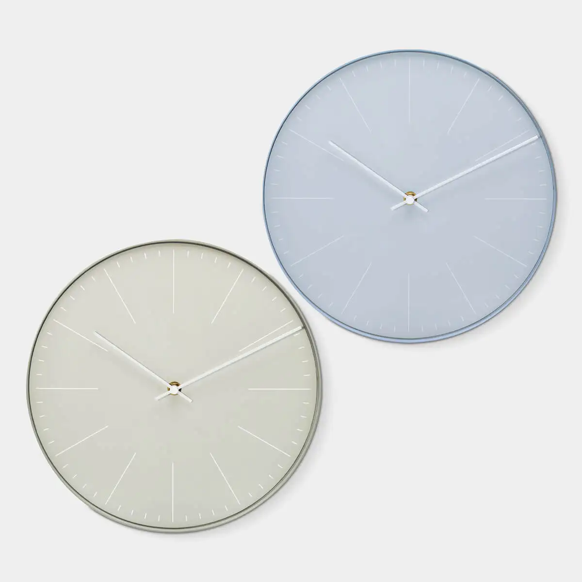 1. Reloj REDI para oficinas con estilo minimalista.