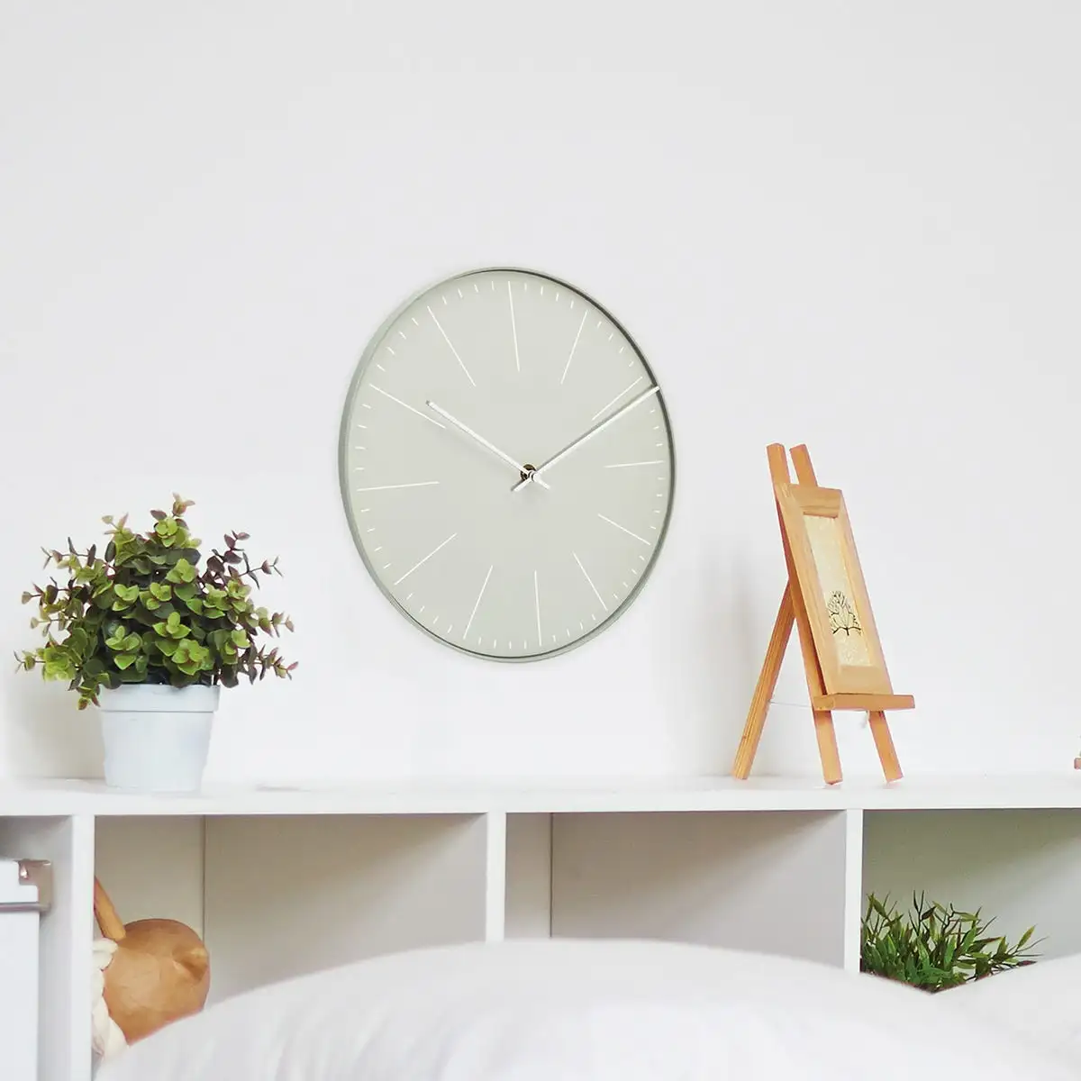 2. Reloj de pared para oficinas modernas.