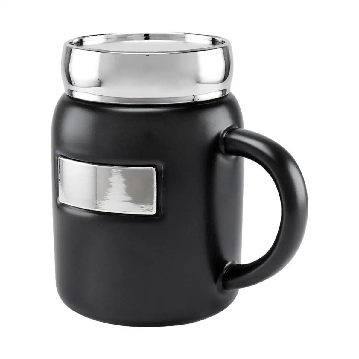 3. Taza ILMA con logotipo grabado en placa metálica.
