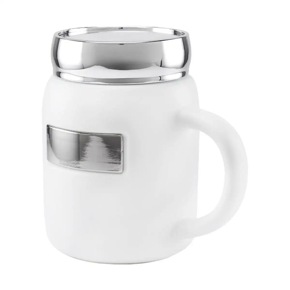 8. Taza de cerámica con placa personalizada para empresas.