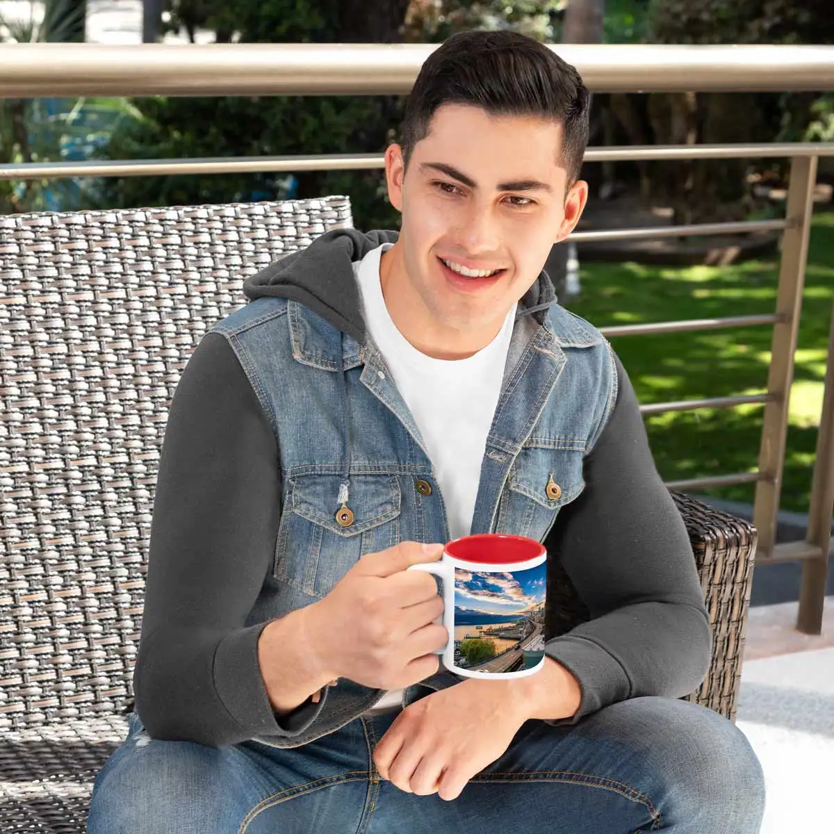 7. Taza sublimable de cerámica para regalos empresariales.