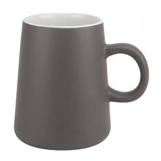 5. Taza SAIMAA personalizada con logotipo empresarial.